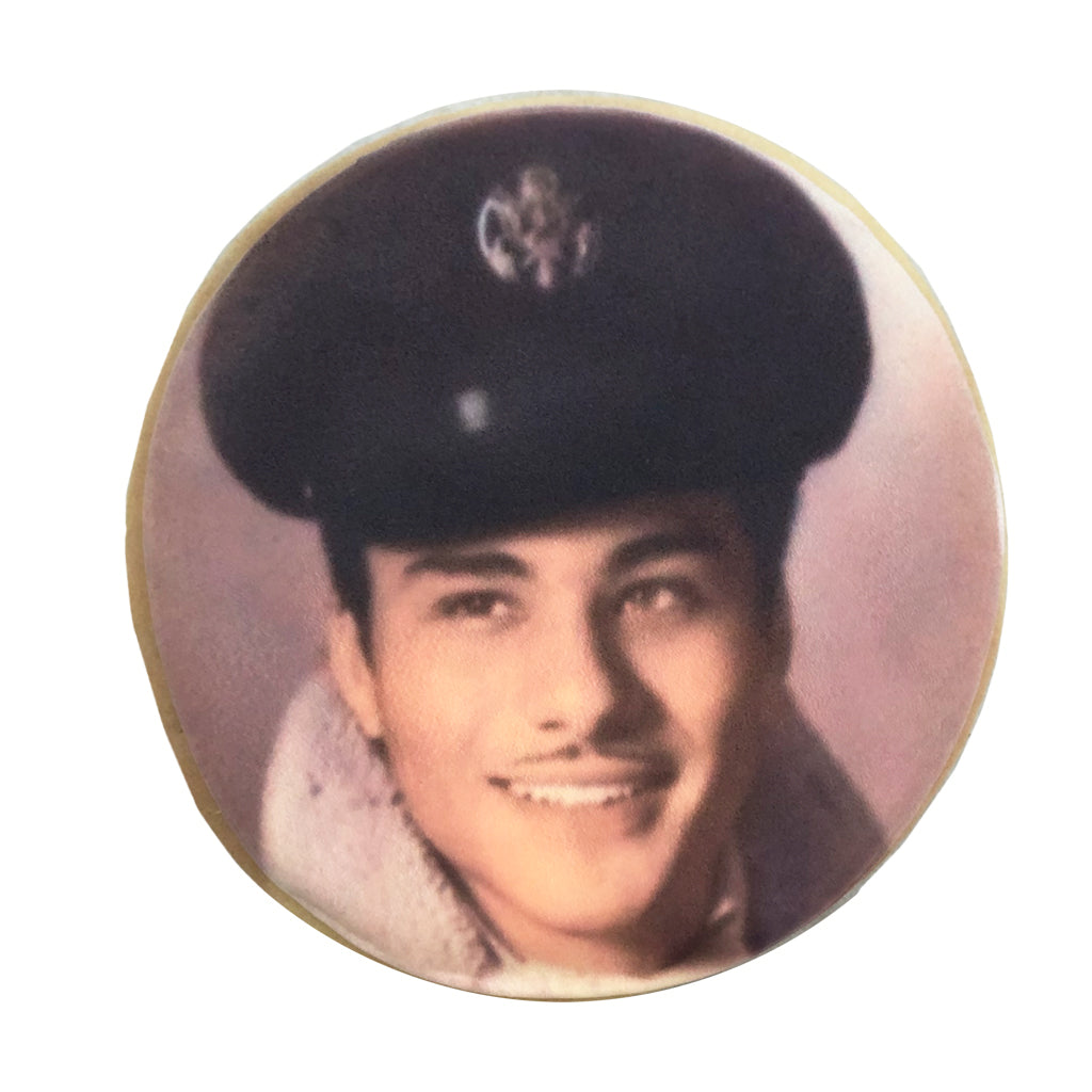 Round photo cookie featuring a vintage military portrait.