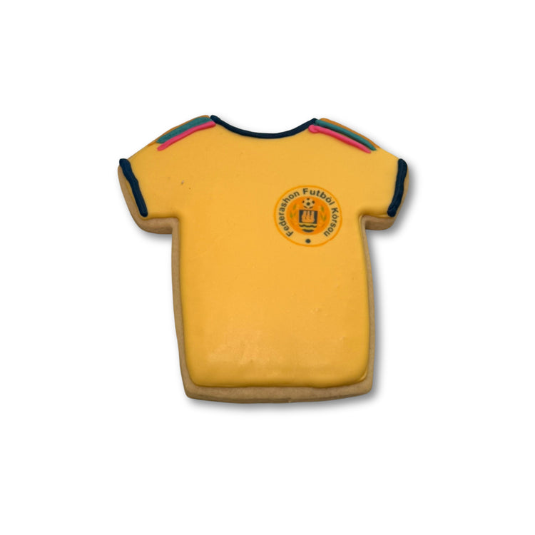 Yellow World Cup jersey cookie with Curaçao football crest.